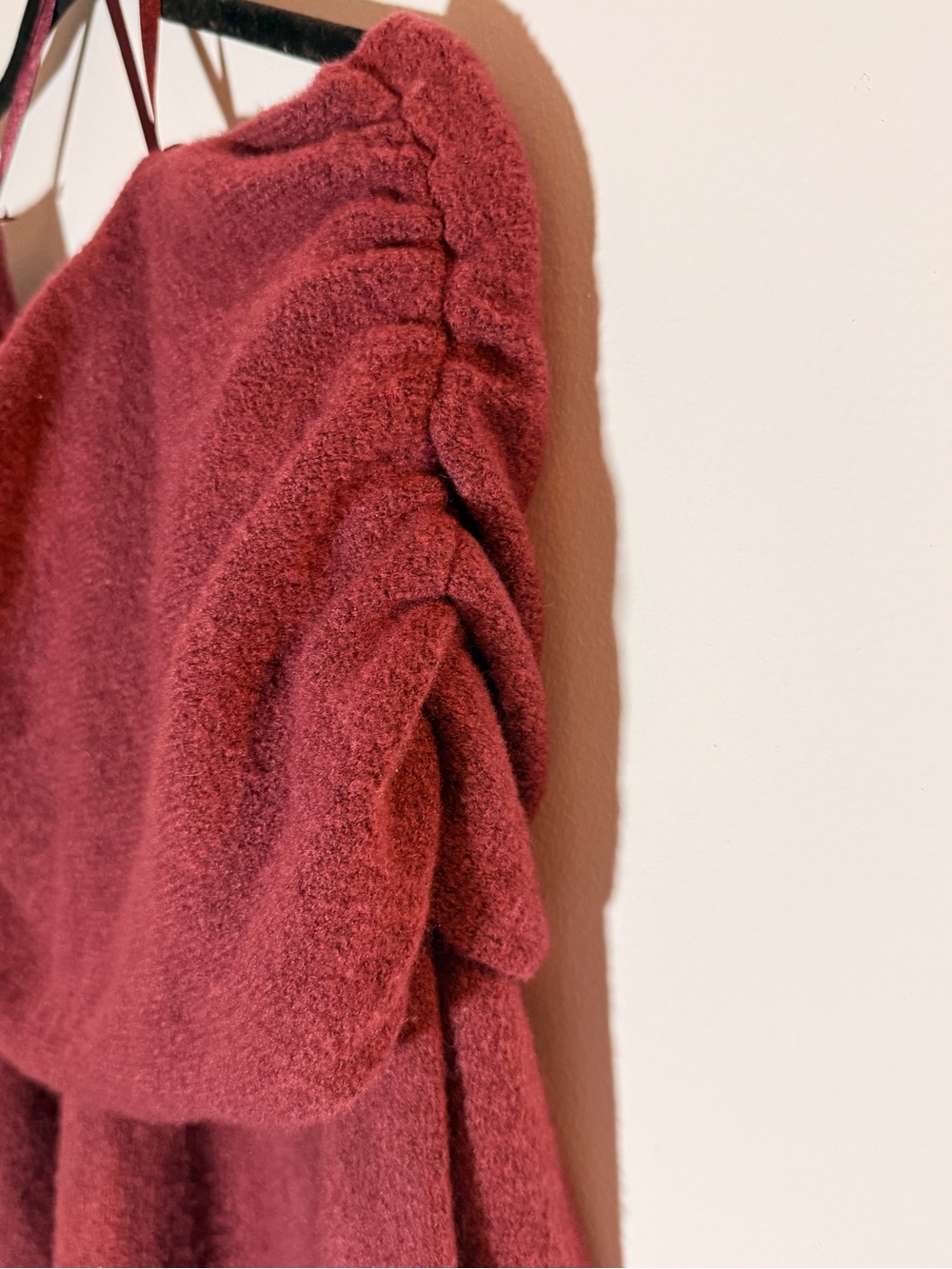 Abercrombie & Fitch Off-the-Shoulder Sweater in Wine Red - Picture 2 of 5